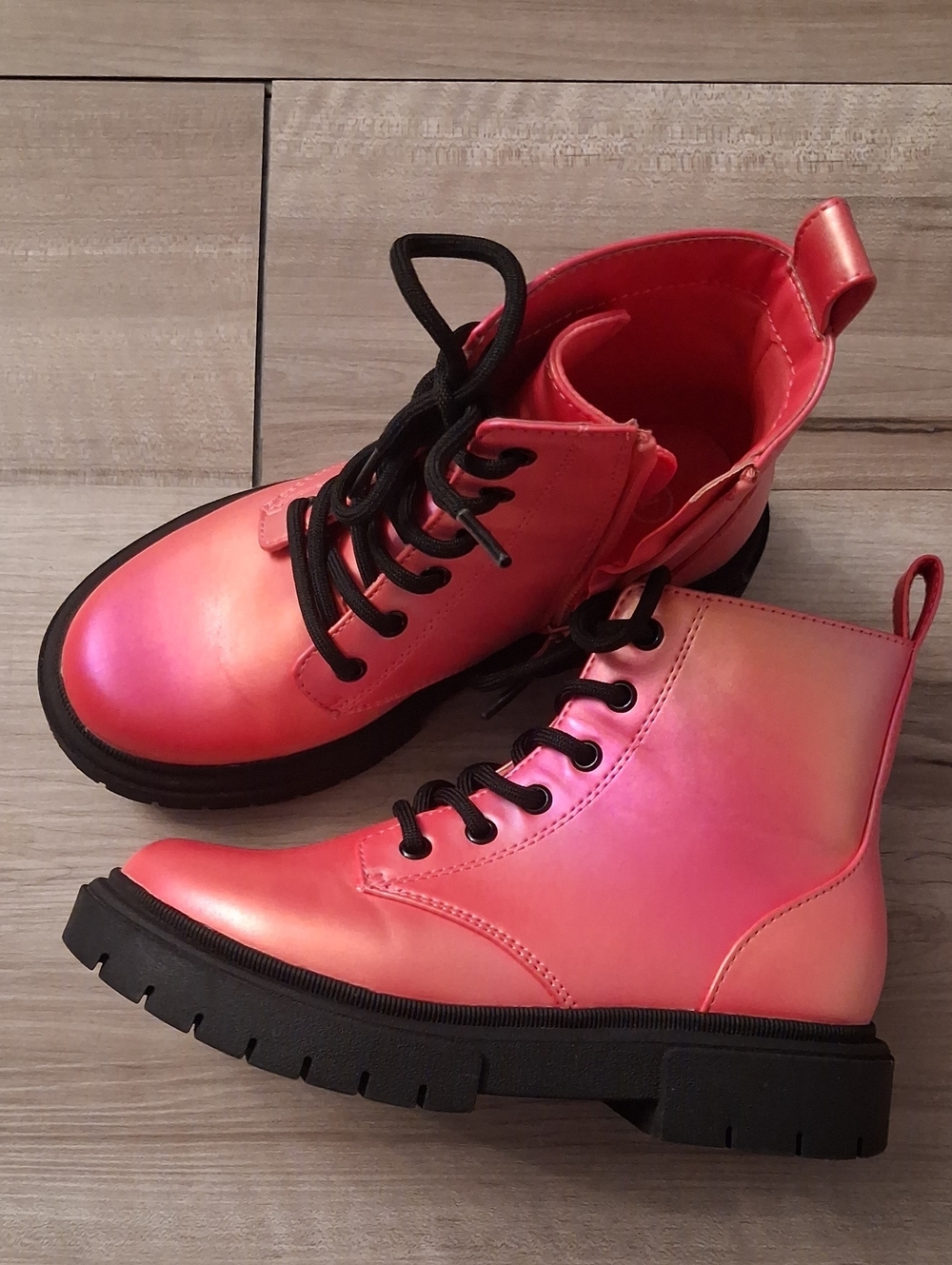art class Iridescent Pink Lace-Up Combat Boots Girls Size 1